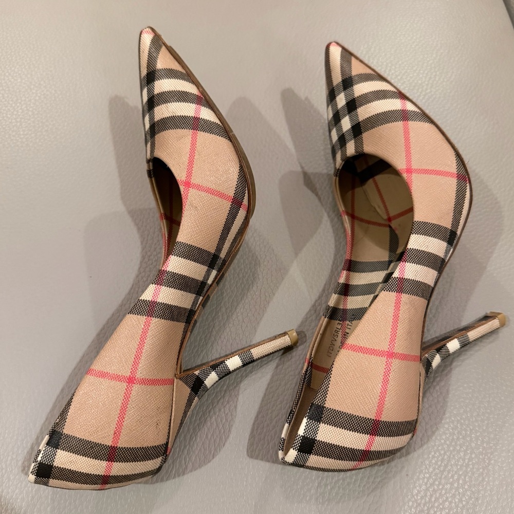 Burberry Beige & Black Check Pointed Toe Heels | EU 36.5 | Authentic